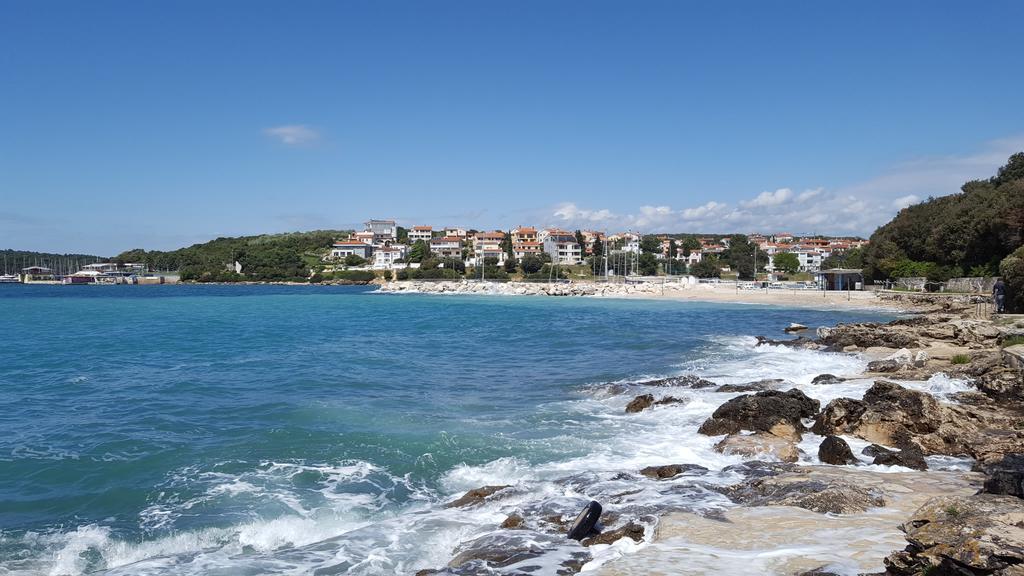 Apartments Seafront Villa Pula Exterior photo